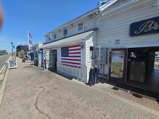Bracco's Clam and Oyster Bar